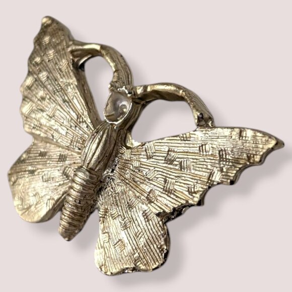 (2/$20) V. Gold Tone Butterfly Brooch - Picture 1 of 6